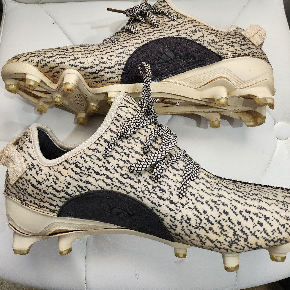 Size 11.5 - adidas Yeezy 350 Cleat Turtle Dove